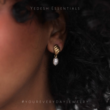 Mini croissant pearl earrings